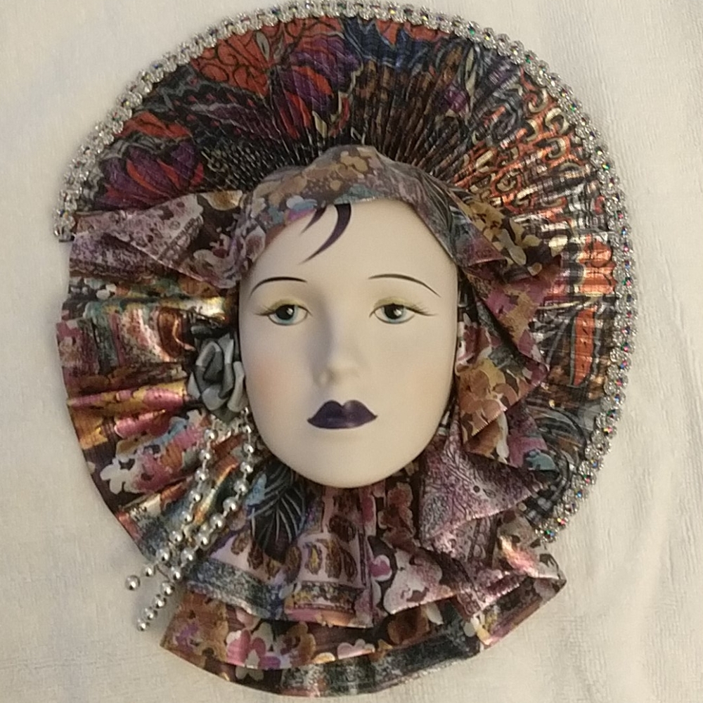 Mask wall decoration